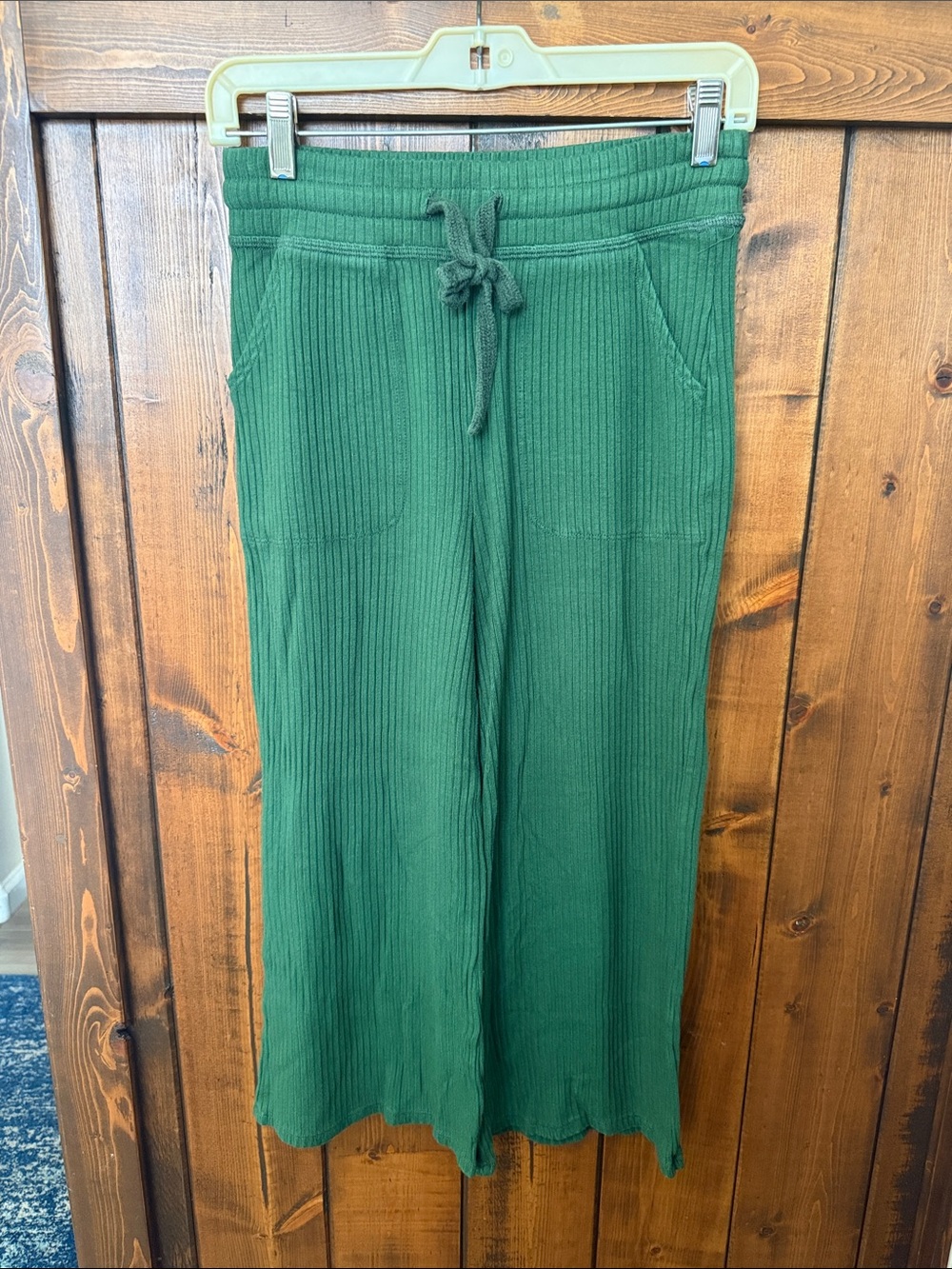 Beyond Yoga Ribbed Crop Pant, Green, Size S